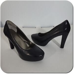 ME TOO Womens size 9 M Black Pumps Shoes High Heel Leather Upper